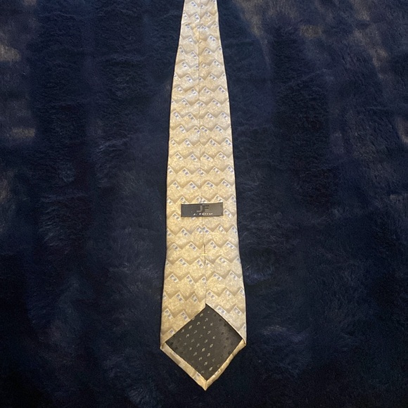 J. Ferrar tie, in good condition. - Picture 3 of 4